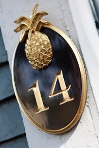 pineapple  door number
